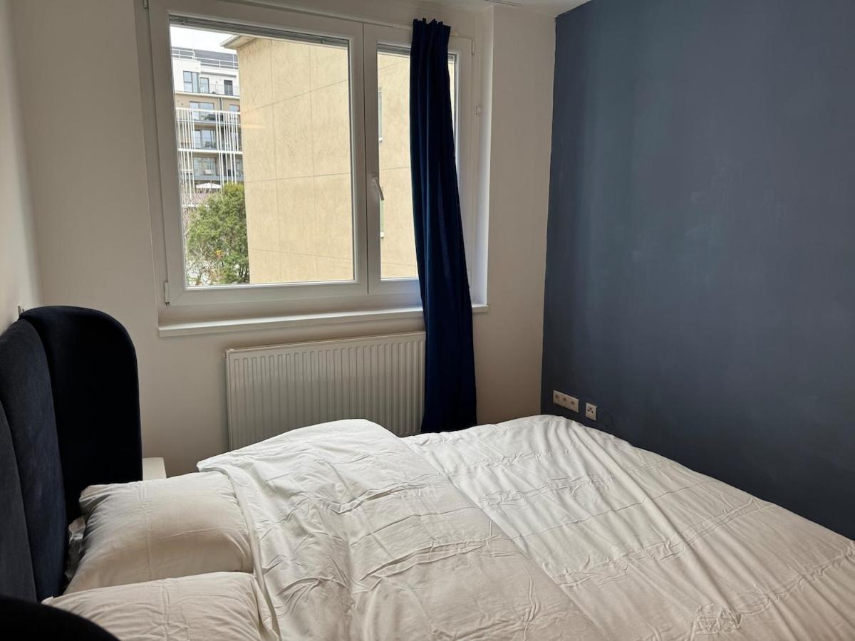 Apartment 2br, Balcony, Central, Danube, U6 & S-bahn - Axara Housing Brn 22