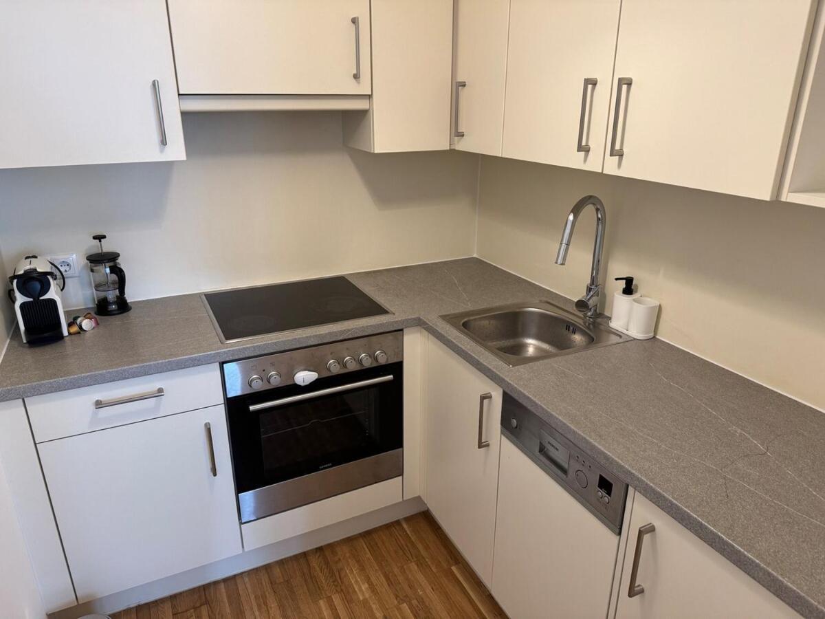 2br, Balcony, Central, Danube, U6 & S-bahn - Axara Housing Brn 22 Apartment Wien