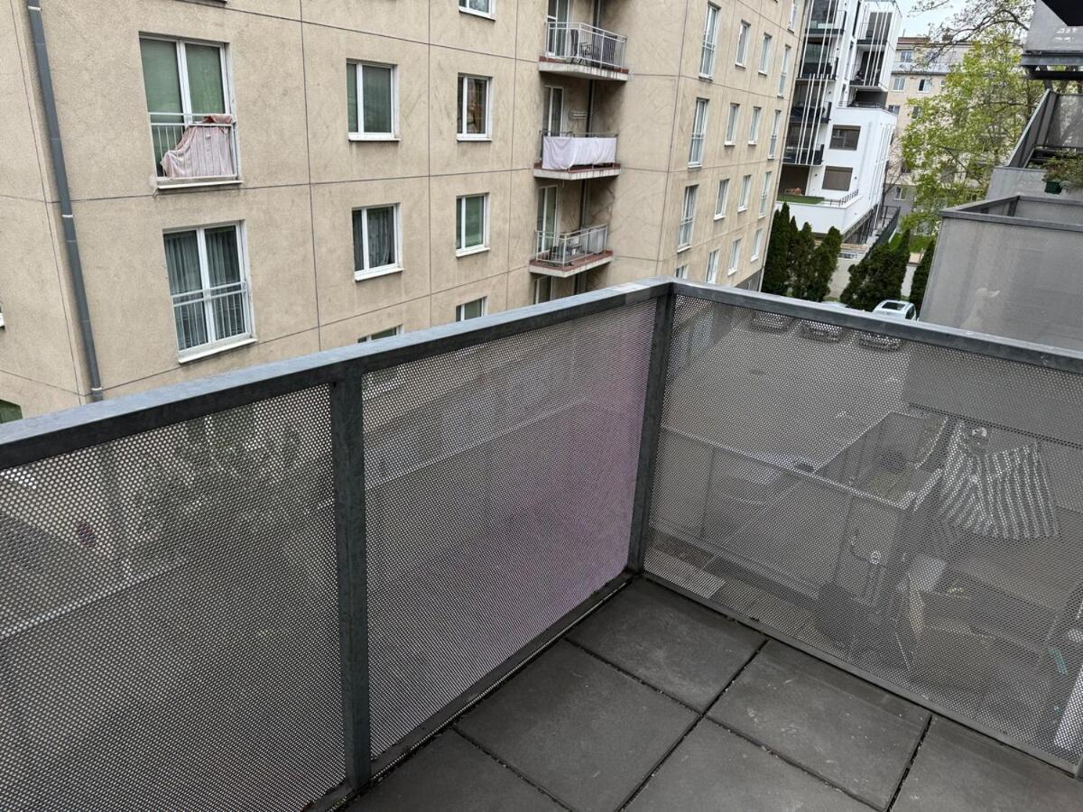 2br, Balcony, Central, Danube, U6 & S-bahn - Axara Housing Brn 22 Apartment