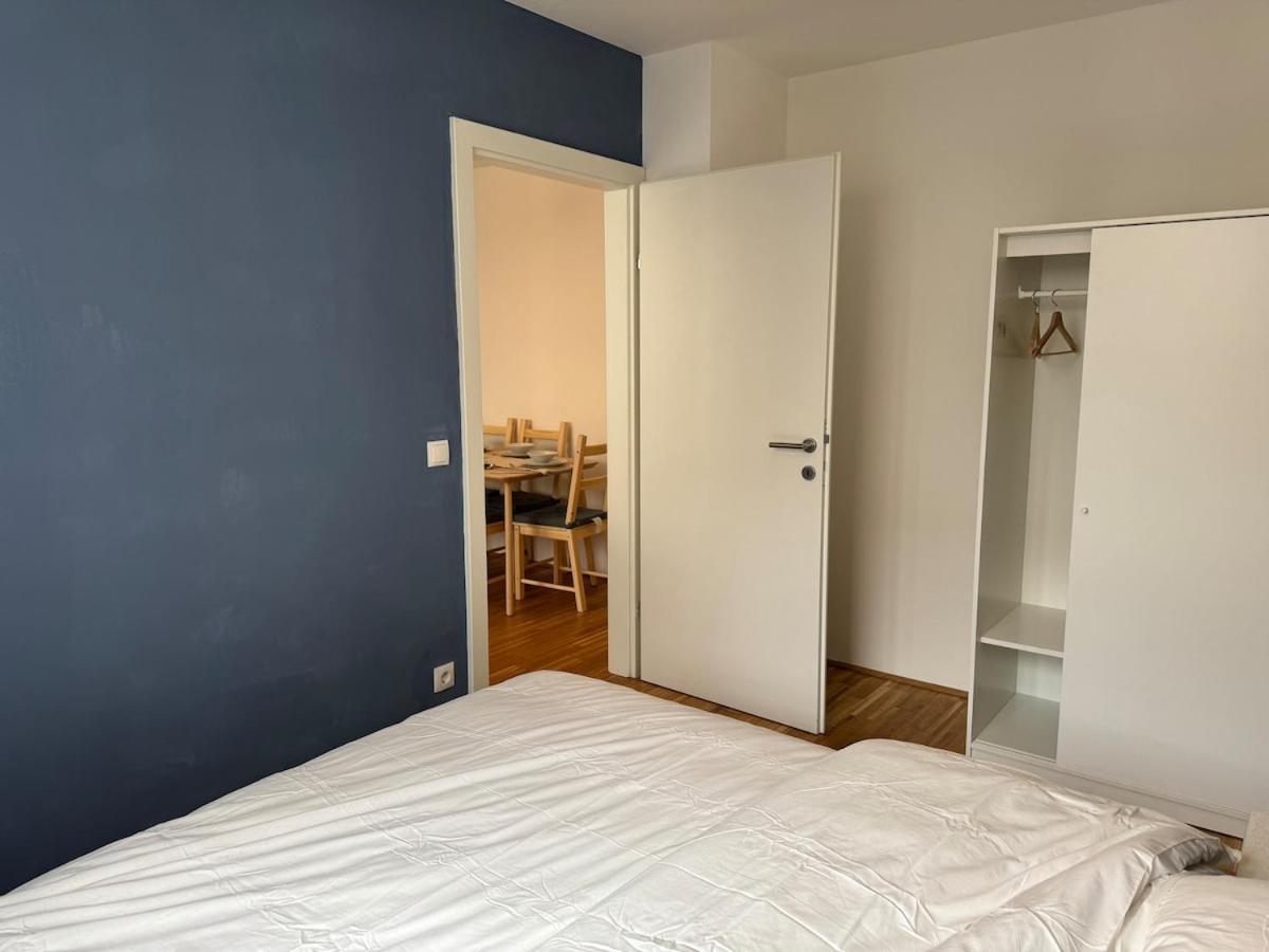 2br, Balcony, Central, Danube, U6 & S-bahn - Axara Housing Brn 22 Apartment