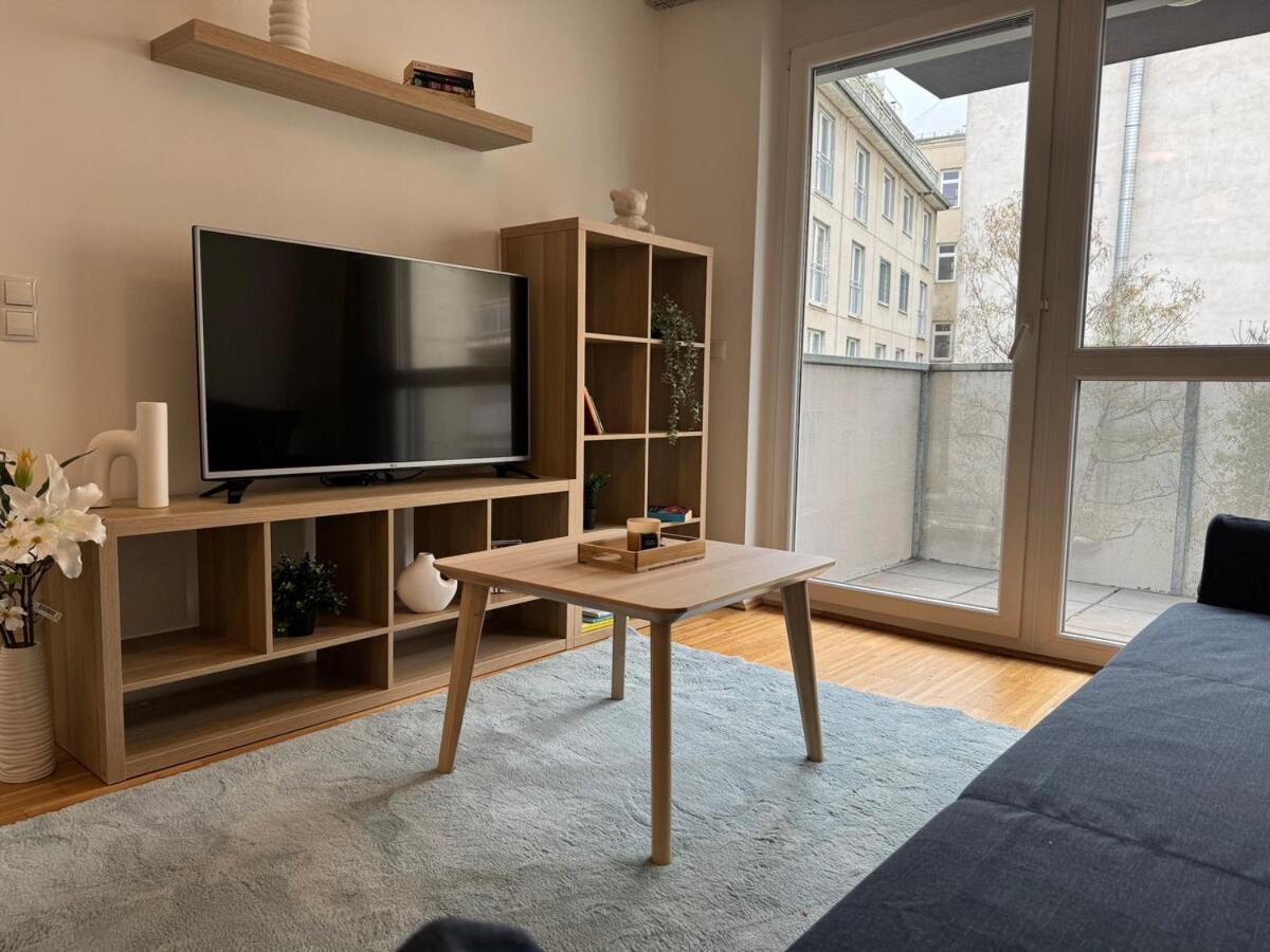 2br, Balcony, Central, Danube, U6 & S-bahn - Axara Housing Brn 22 Apartment *